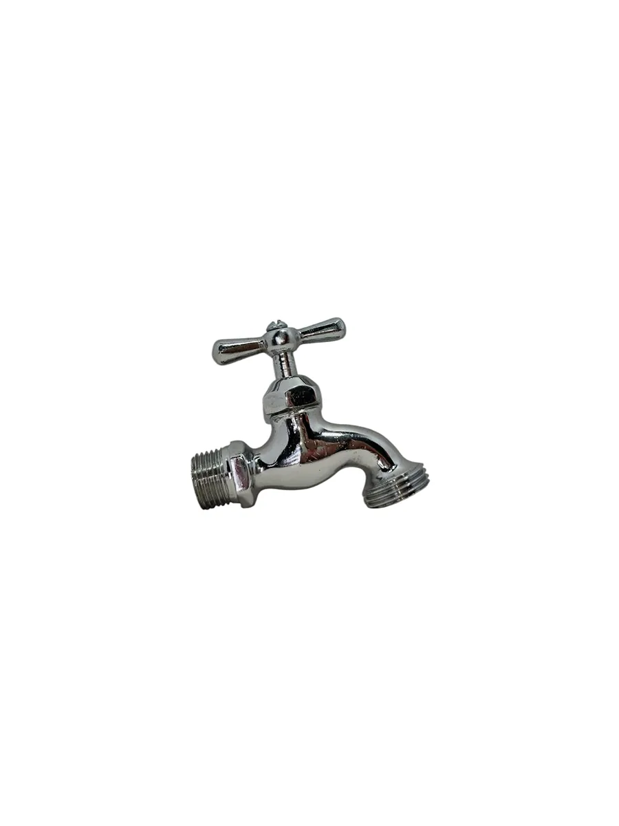 Llave para jardín cromada con manija tipo cruz y salida para manguera — Pacific Group